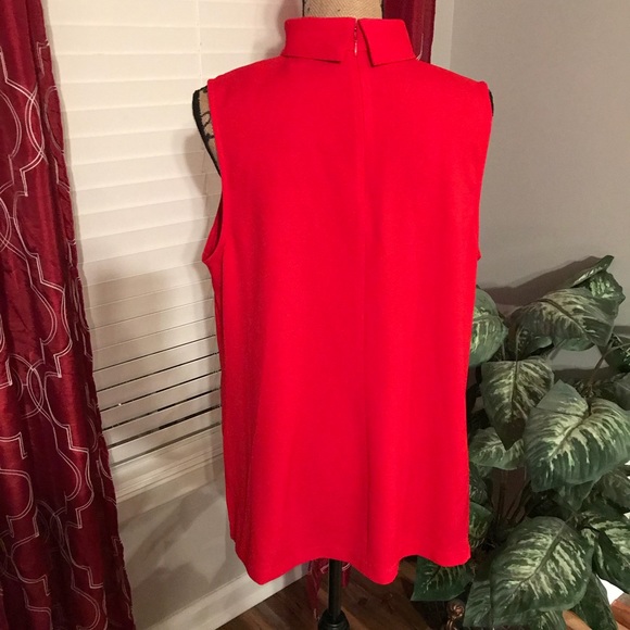 Beautiful ladies top - Picture 2 of 4